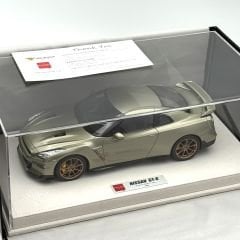 1:18 Nissan GT-R Premium Edition T-Spec 2024 Millenium Jade - Make Up