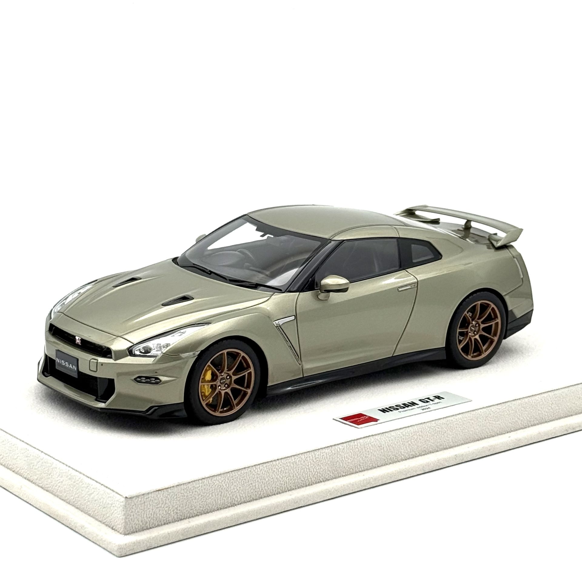 1:18 Nissan GT-R Premium Edition T-Spec 2024 Millenium Jade - Make Up