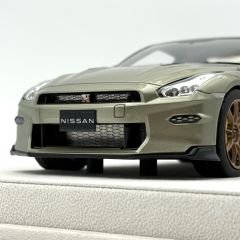 1:18 Nissan GT-R Premium Edition T-Spec 2024 Millenium Jade - Make Up