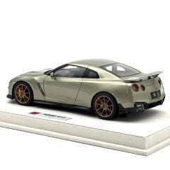1:18 Nissan GT-R Premium Edition T-Spec 2024 Millenium Jade - Make Up
