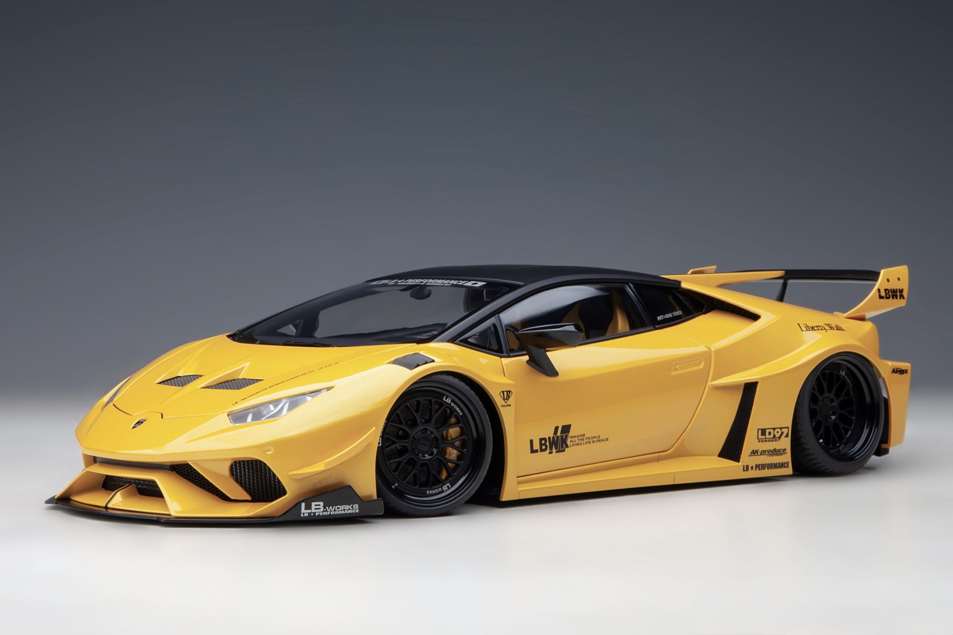 1:18 Lamborghini Huracan GT LBWK Metallic Yellow 79127 -Autoart