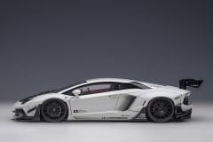 1:18 Lamborghini Aventador LB Works LBWK White - Autoart