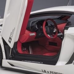 1:18 Lamborghini Aventador LB Works LBWK White - Autoart