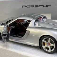 1:18 Porsche Carrera GT Silver - Minichamps Dealer High End