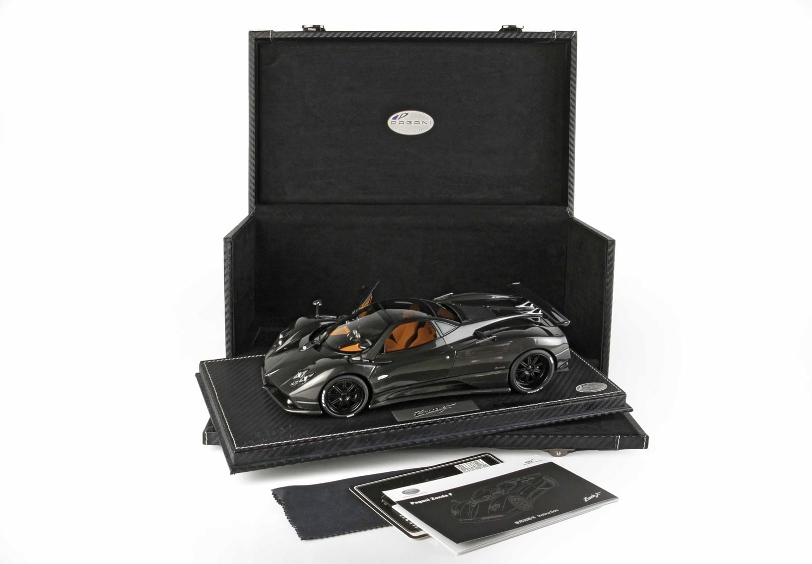 1:18 Pagani Zonda F Gloss Carbon Black Çantalı 100 pc-Almost+BBR