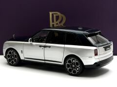 1:18 Rolls-Royce Cullinan Crossover SUV Green/Silver - Rolls Royce OEM