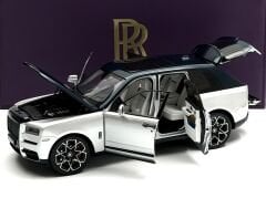 1:18 Rolls-Royce Cullinan Crossover SUV Green/Silver - Rolls Royce OEM