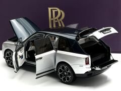 1:18 Rolls-Royce Cullinan Crossover SUV Green/Silver - Rolls Royce OEM