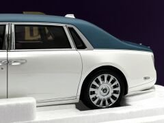 1:18 Rolls Royce New Phantom VIII Purple Interior - Rolls-Royce OEM
