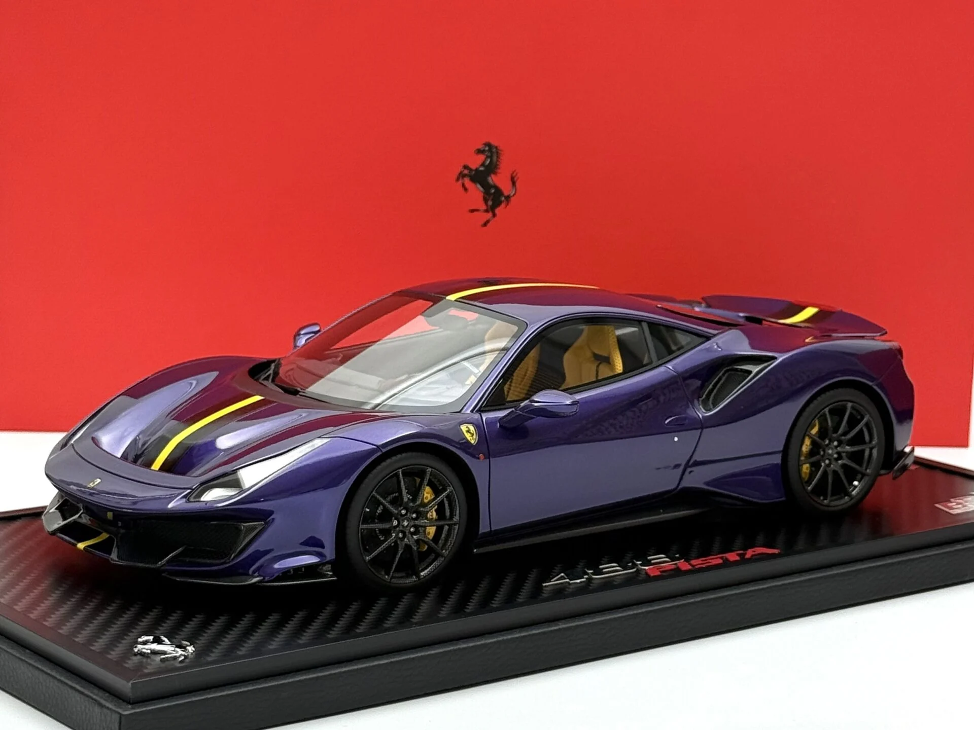1:18 Ferrari 488 Pista Viola Al Humad Limited 148 pcs. - BBR Model