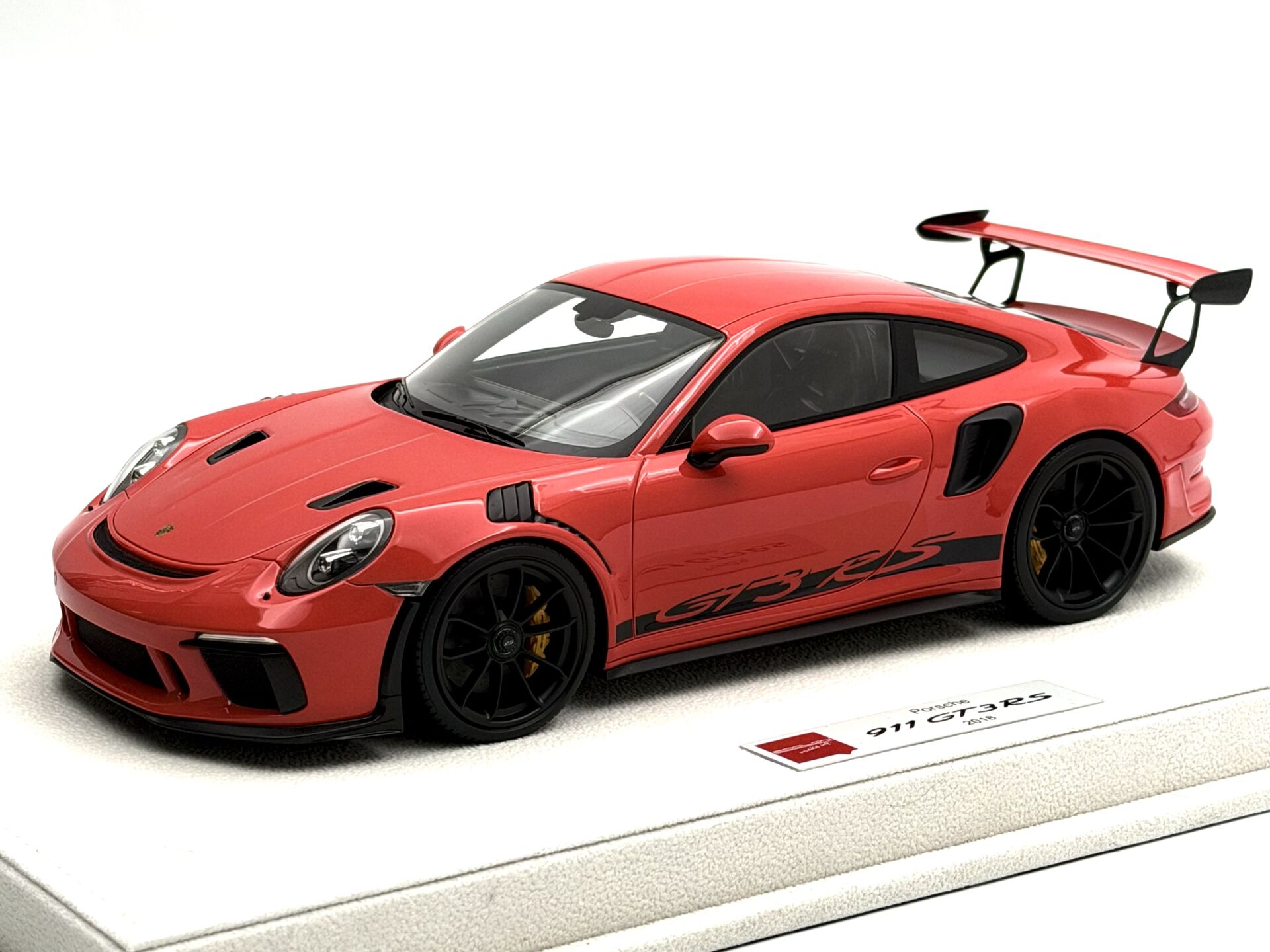 1:18 Porsche 911 (991.2) GT3 RS 2018 Lava Orange - Make Up