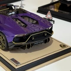 1:18 Lamborghini Aventador Ultimae Roadster Viola Pasifae - MR Model