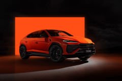 1:18 Lamborghini URUS SE Arancio Egon 49 pcs - MR Models