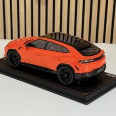 1:18 Lamborghini URUS SE Arancio Egon 49 pcs - MR Models