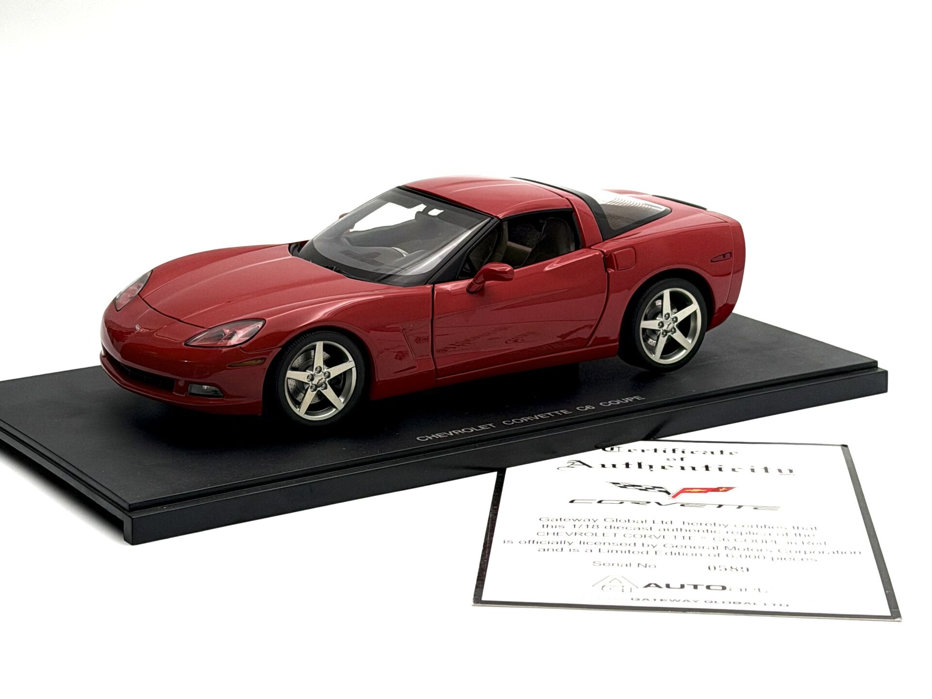 1:18 Chevrolet Corvette C6 Coupe 2005 Red 71226 - Autoart