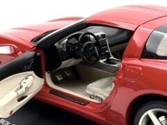 1:18 Chevrolet Corvette C6 Coupe 2005 Red 71226 - Autoart
