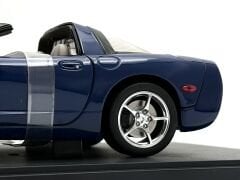 1:18 Chevrolet Corvette C5 Coupe Commemorative Blue 71157 - Autoart