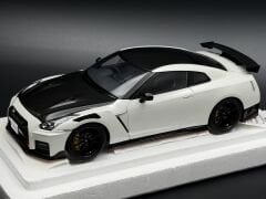 1:18 Nissan GT-R R35 Nismo Special Edition 77501 White - Autoart