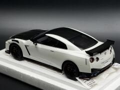 1:18 Nissan GT-R R35 Nismo Special Edition 77501 White - Autoart