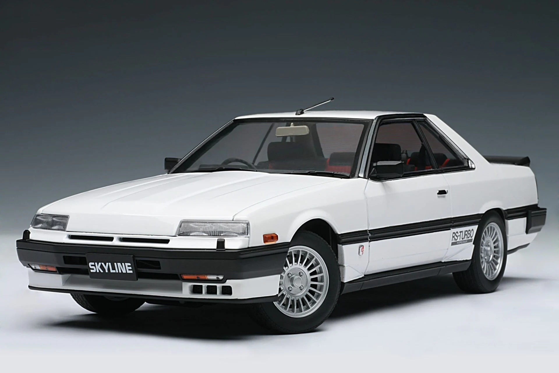 1:18 Nissan Skyline RS-X DR30 Intercooler White - Autoart