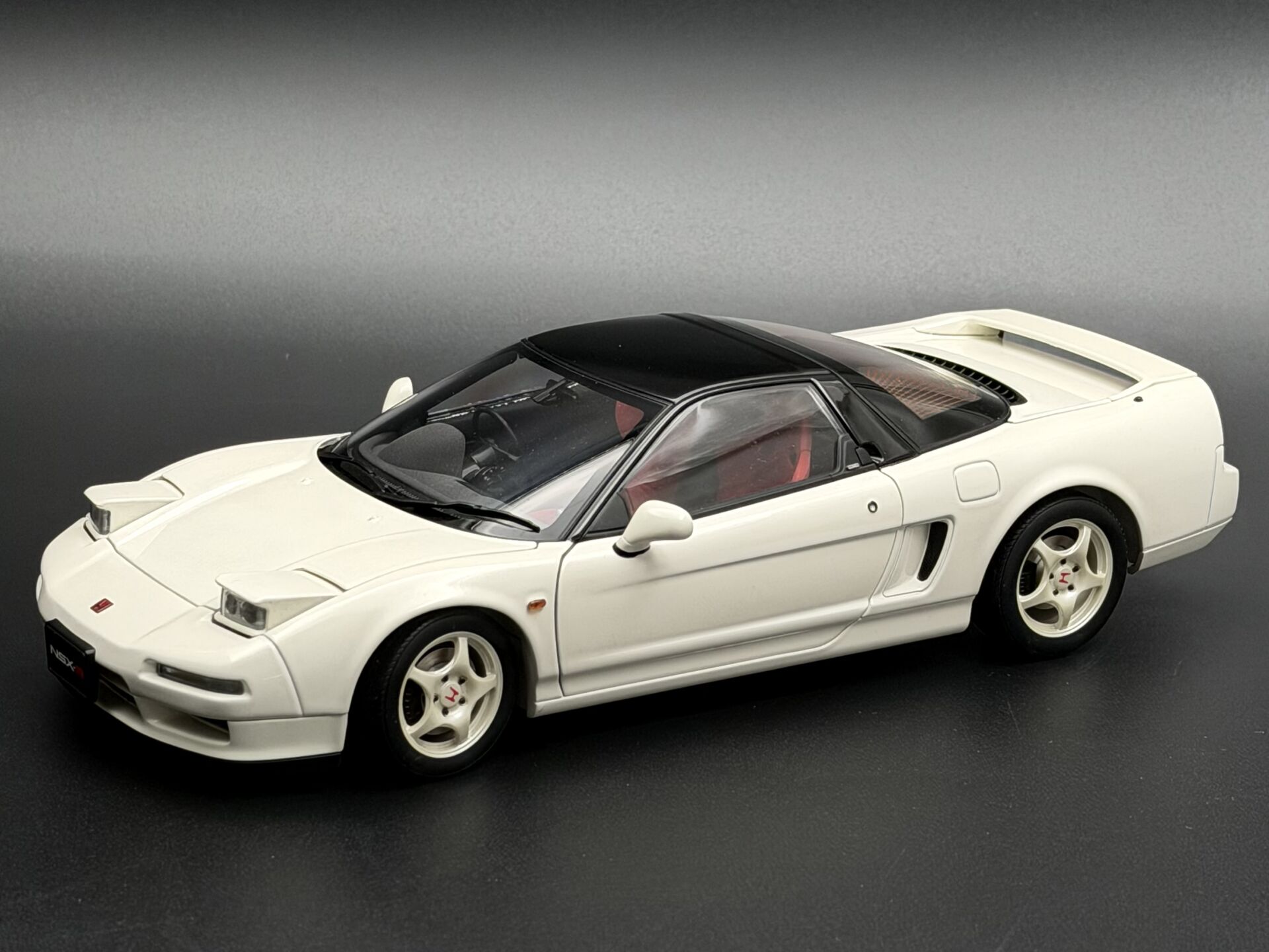 1:18 Honda NSX Type R Championship White 1992 73296 - Autoart Signature