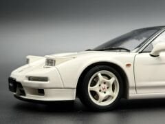 1:18 Honda NSX Type R Championship White 1992 73296 - Autoart Signature