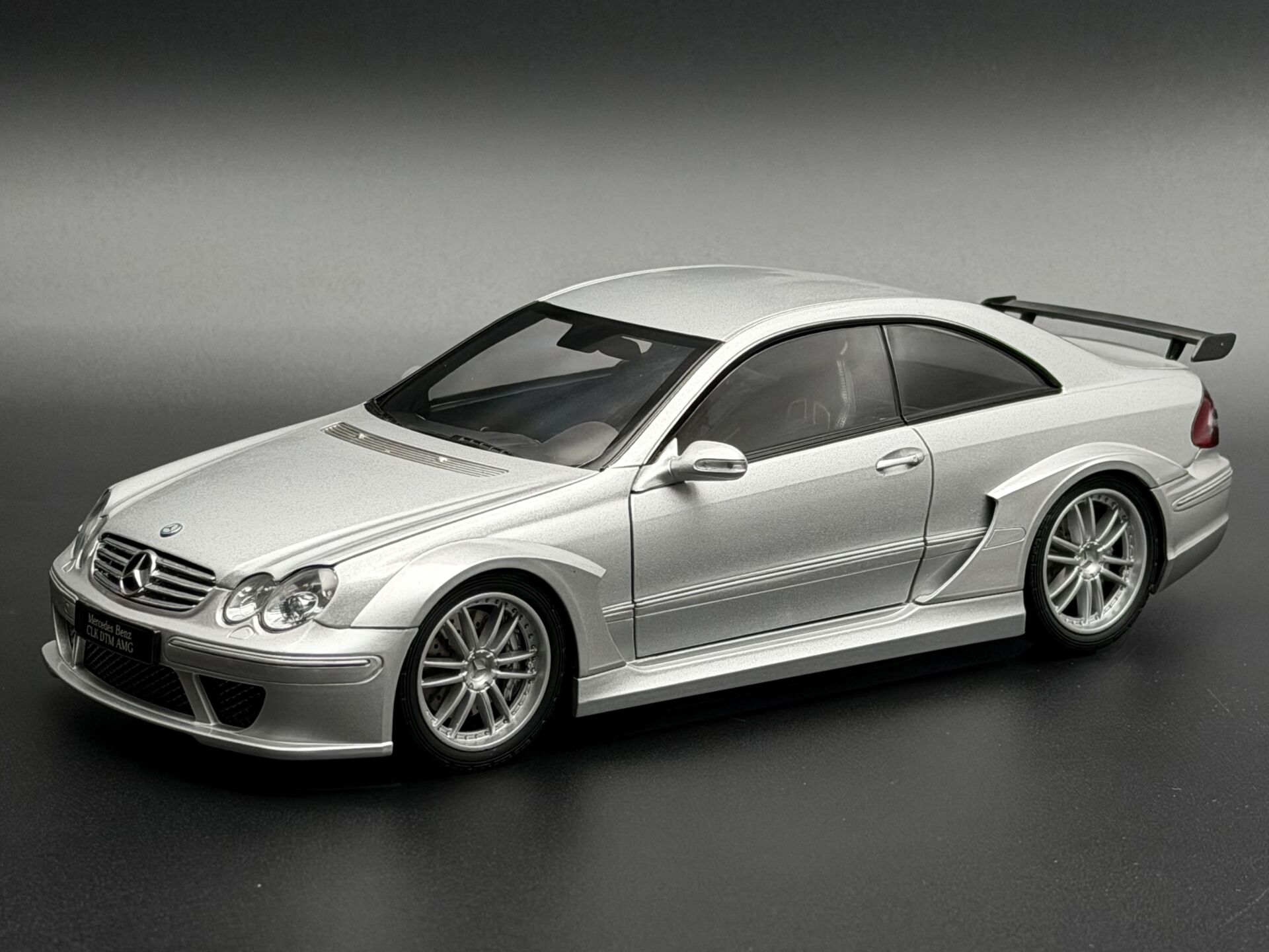 1:18 Mercedes-Benz CLK DTM AMG Coupe Silver - Kyosho