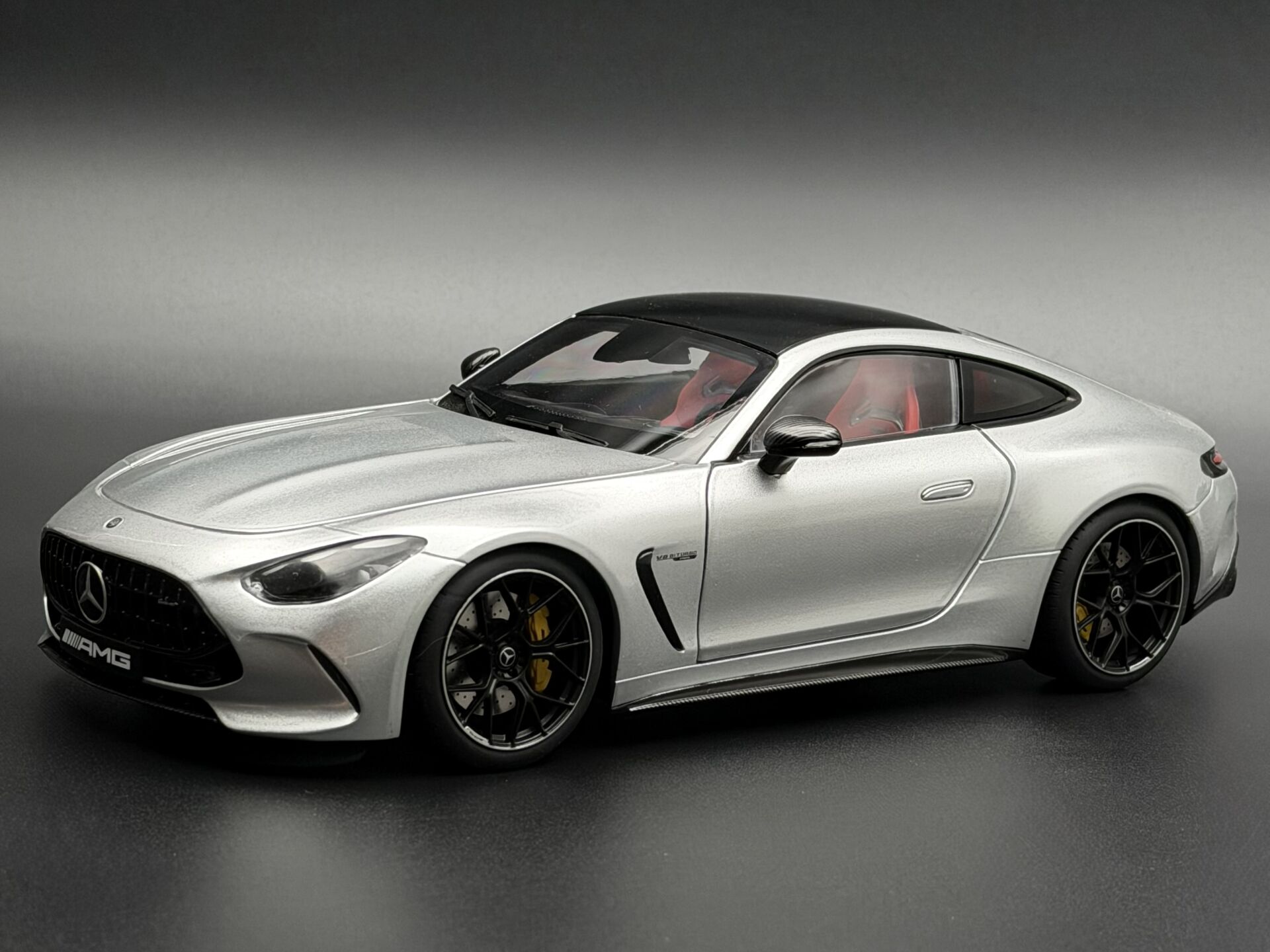 1:18 Mercedes-Benz GT63 AMG Silver 2024 C192 - NZG