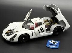 1:18 Porsche 910 Nürburgring 1000 Km 1967   - Exoto Motorbox