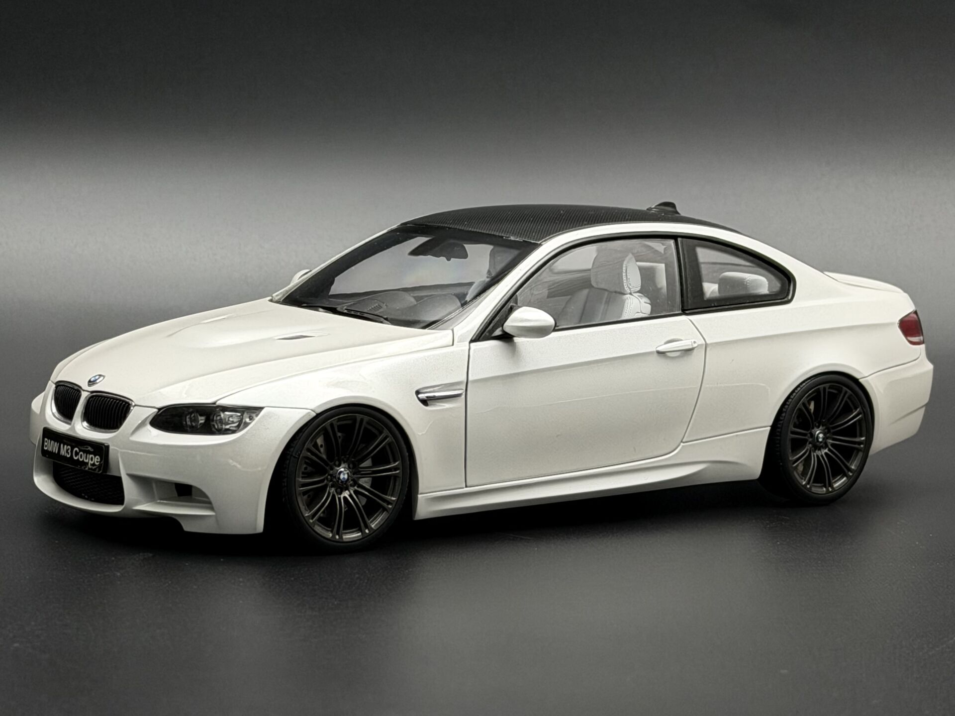 1:18 BMW M3 E92 Coupe Pearl White AÇIKLAMA - Kyosho