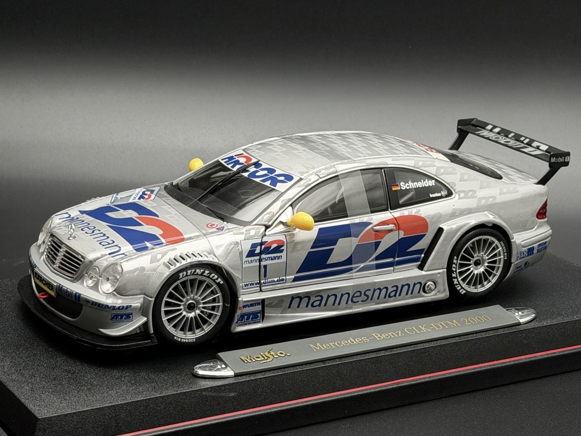 1:18 Mercedes-Benz CLK-DTM 2000 Schneider D2 - Maisto