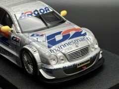 1:18 Mercedes-Benz CLK-DTM 2000 Schneider D2 - Maisto