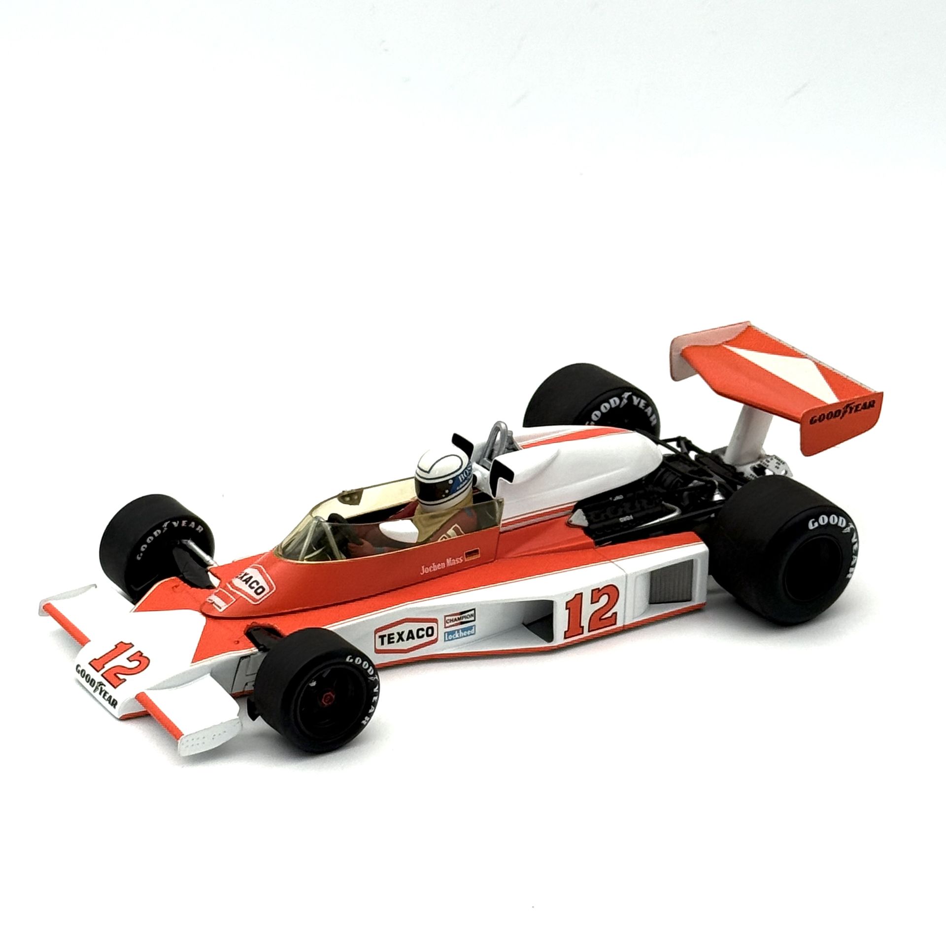 1:18 McLaren Ford M23 Jochen Mass 1976 Texaco - Minichamps