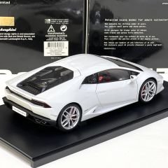 1:18 Lamborghini Huracan LP610-4 White 2014- Autoart