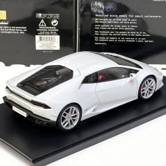 1:18 Lamborghini Huracan LP610-4 White 2014- Autoart