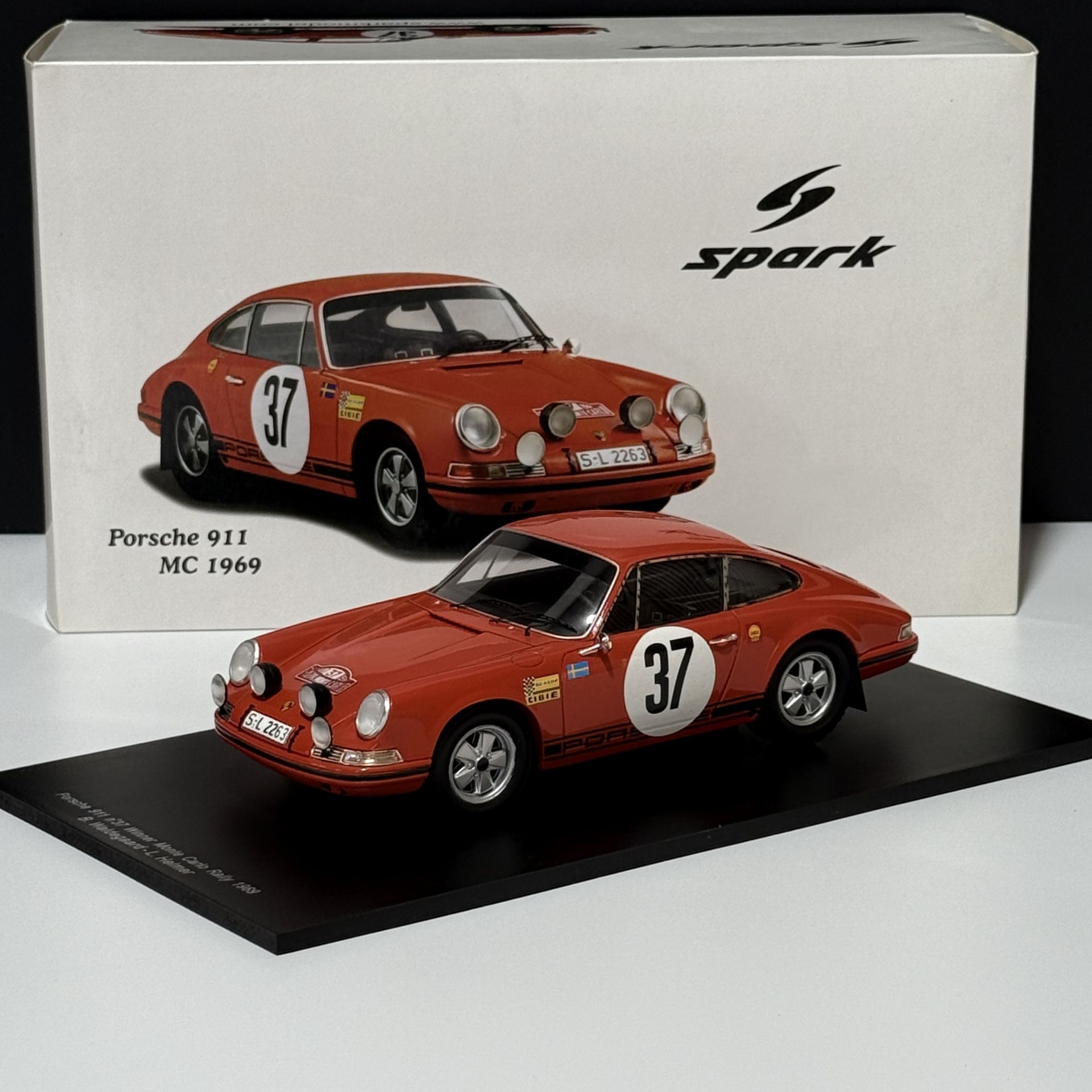 1:18 Porsche 911 S Monte Carlo Winner 1969 - Spark