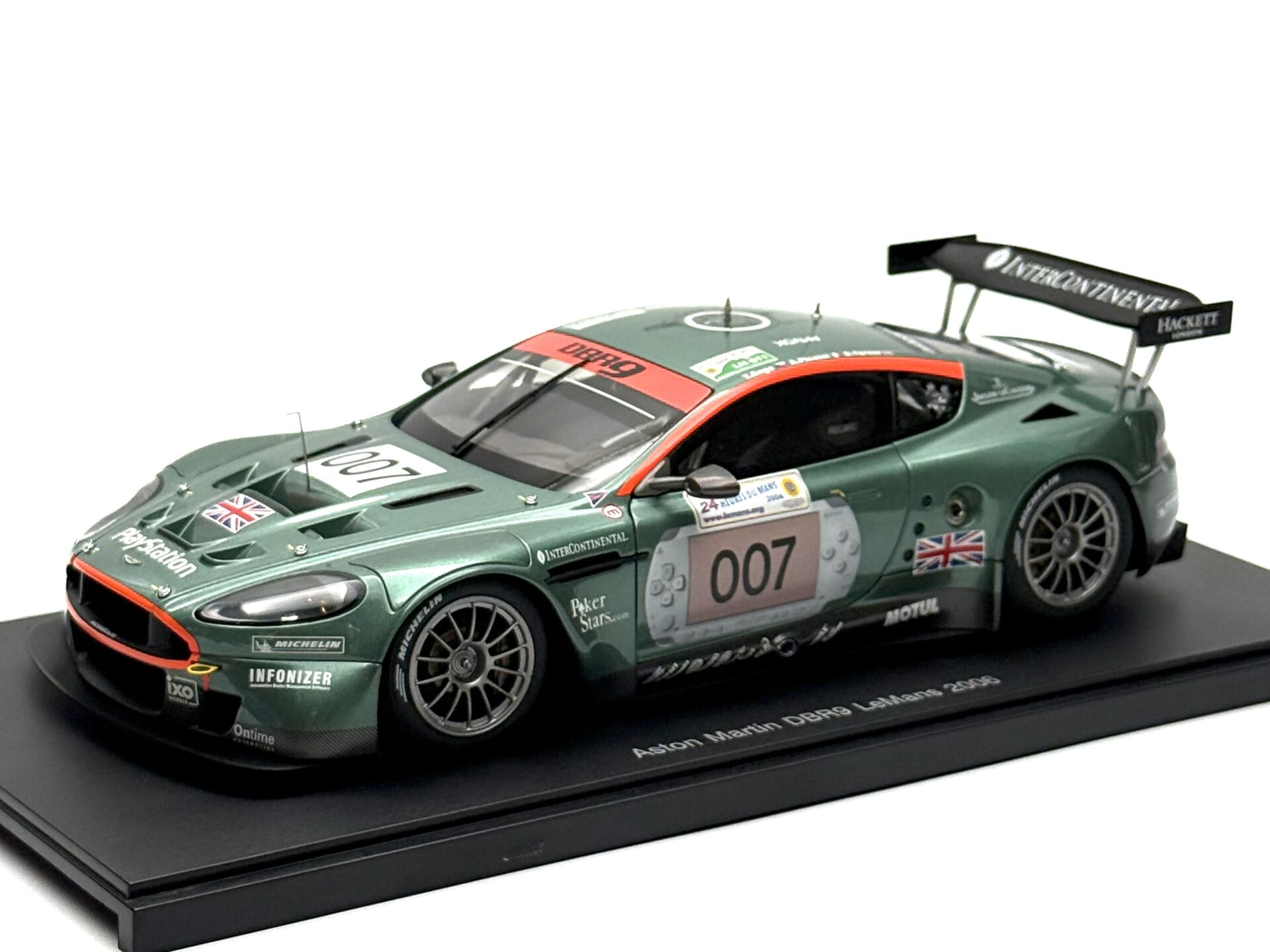 1:18 Aston Martin DBR9 Le Mans 2006 #007 Enge 80606 - Autoart