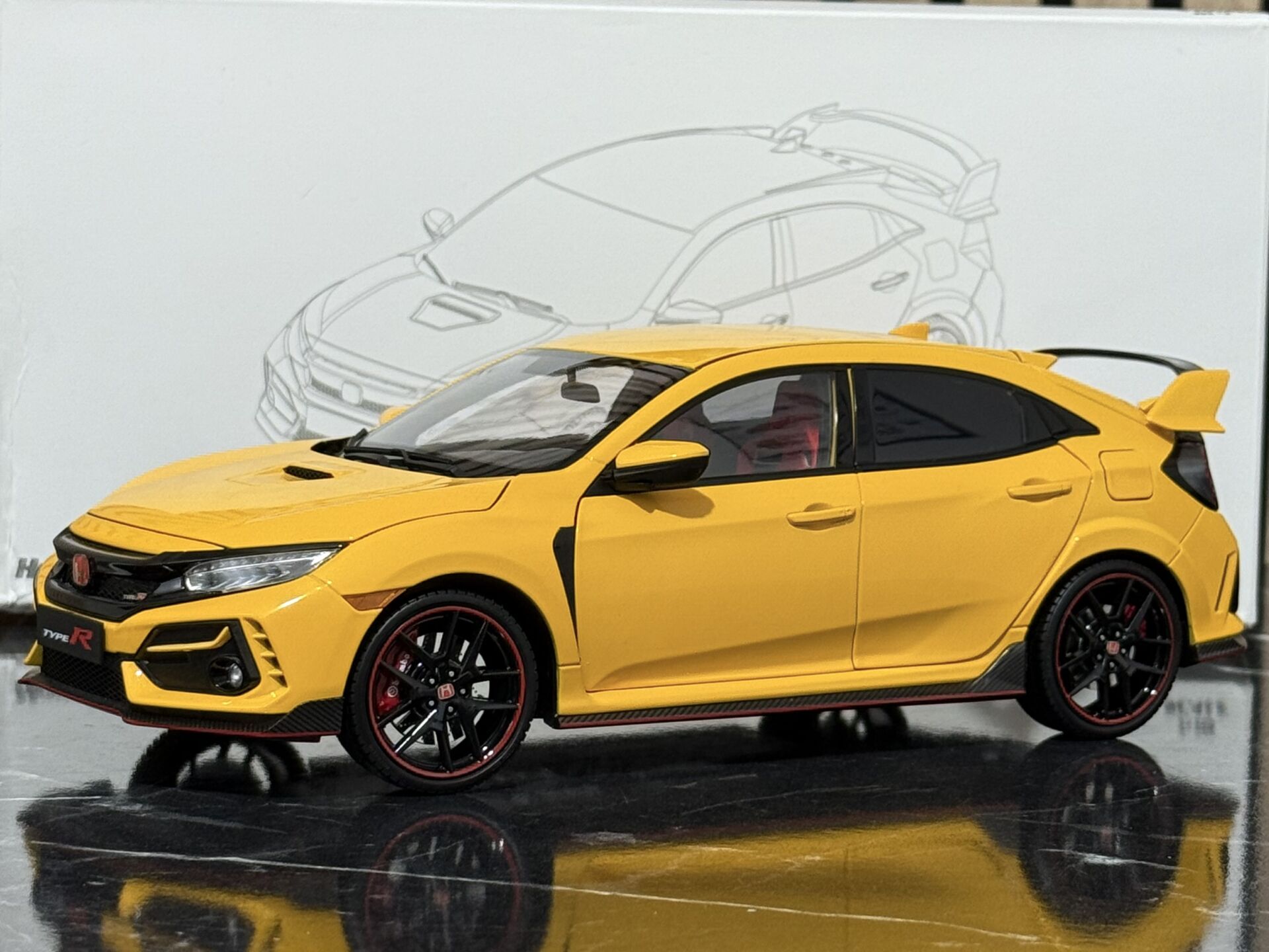 1:18 Honda Civic FK8 Type R 2020 Yellow - LCD Model