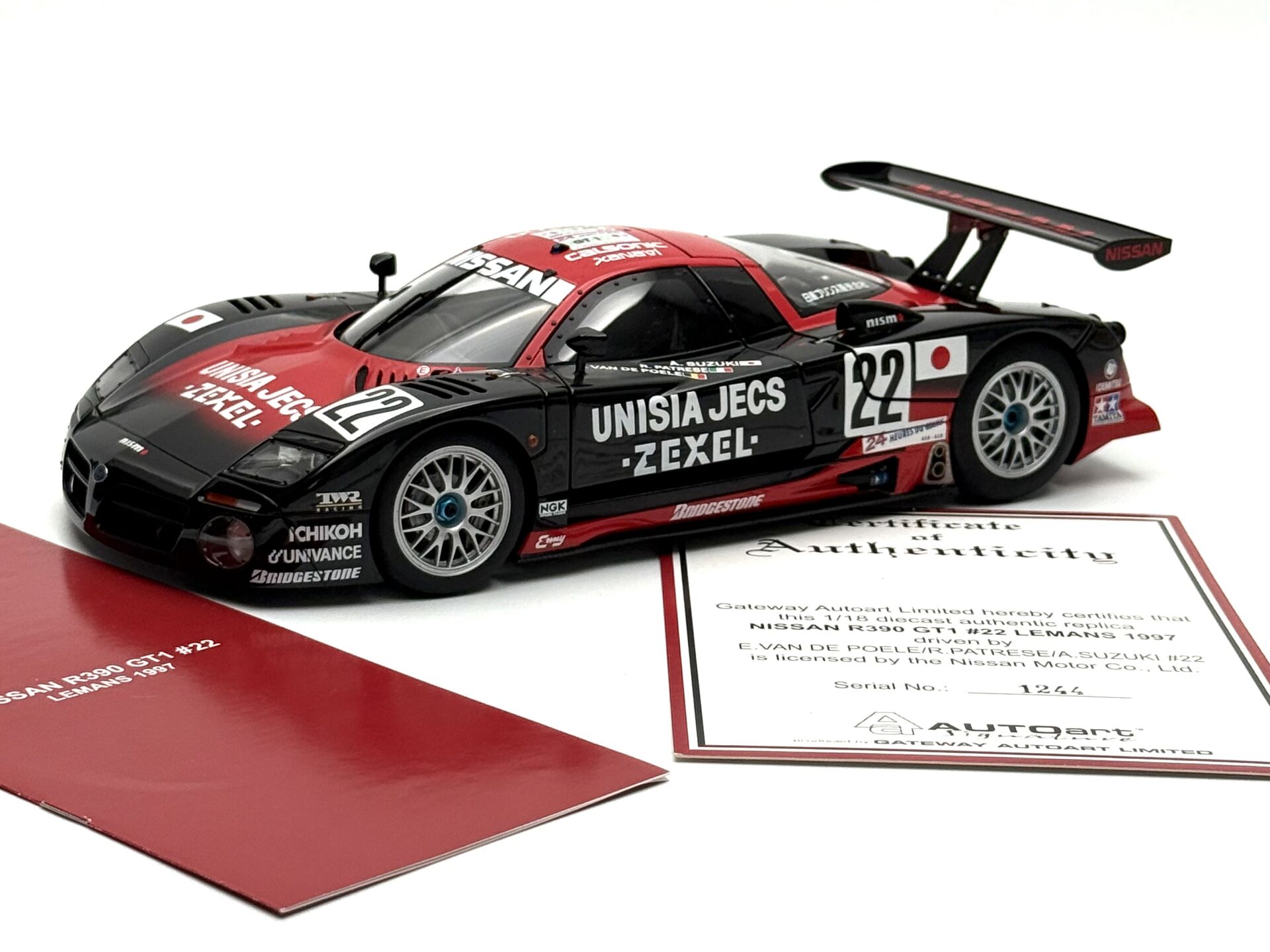1:18 Nissan R390 GT1 1997 Le Mans Patrese - Autoart Signature