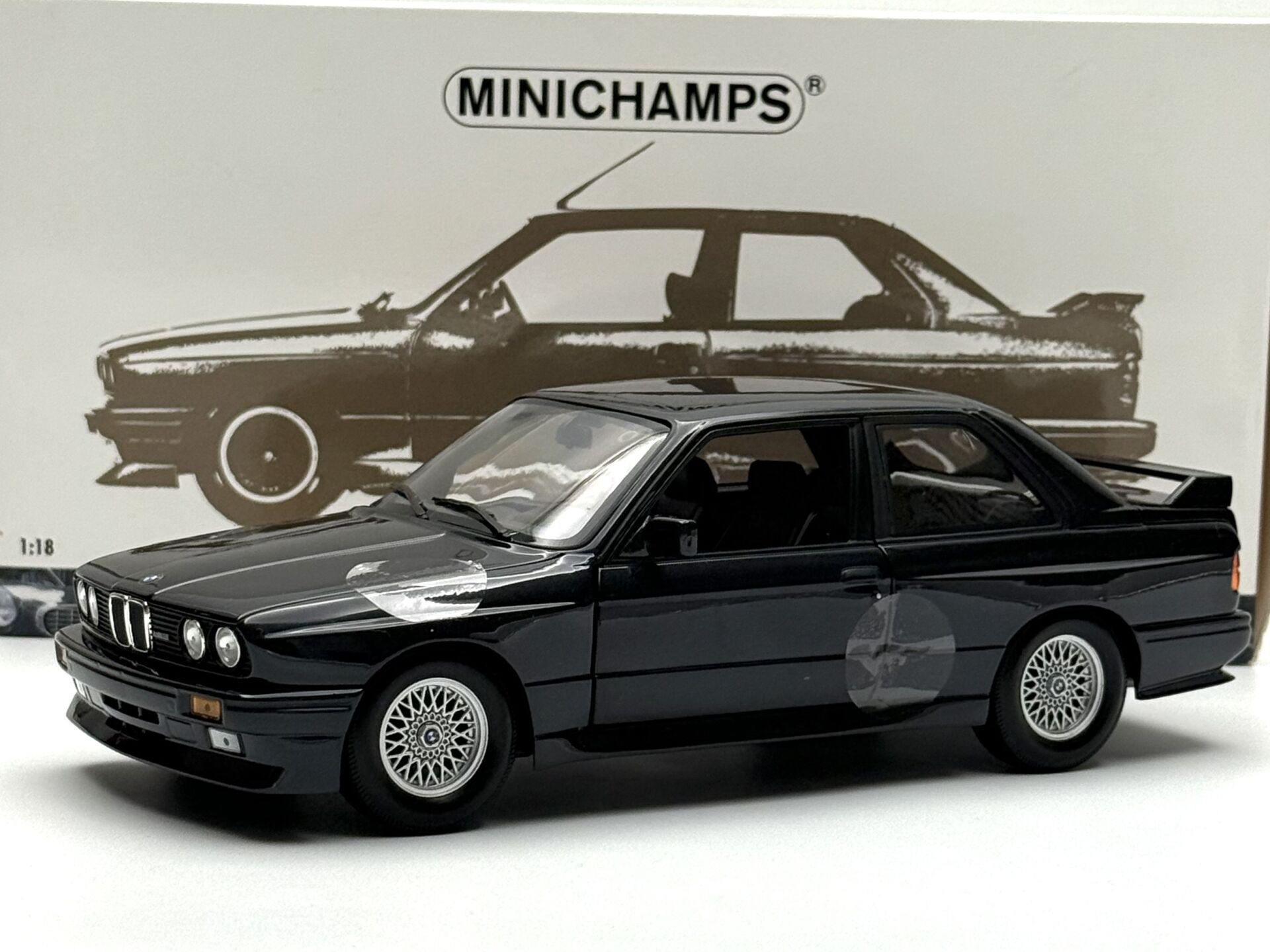 1:18 BMW M3 E30 Street Evo 1989 Blue Met - Minichamps