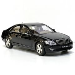 1:18 Mercedes-Benz S Class S500 W221 Black 2005 - Autoart
