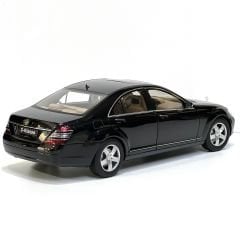 1:18 Mercedes-Benz S Class S500 W221 Black 2005 - Autoart