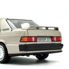 1:18 Mercedes-Benz 190E 2.3-16 Smoke Silver W201 - Norev