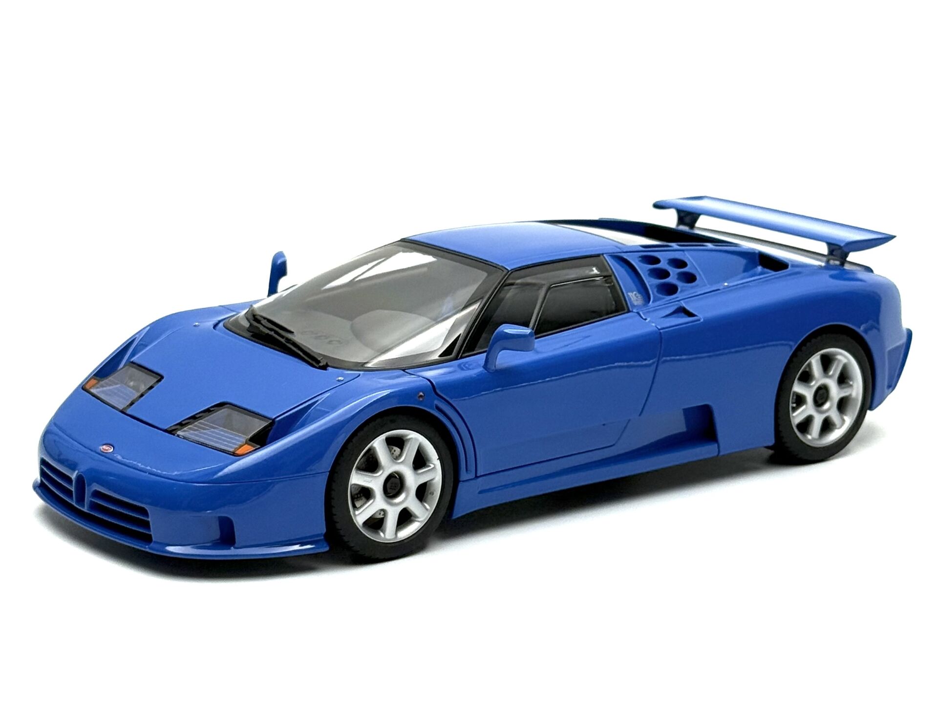 1:18 Bugatti EB110 Super Sport 1991 French Racing Blue - Autoart