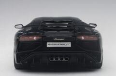 1:18 Lamborghini Aventador SV LP750-4 Gloss Black 74556 - Autoart