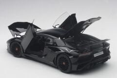 1:18 Lamborghini Aventador SV LP750-4 Gloss Black 74556 - Autoart