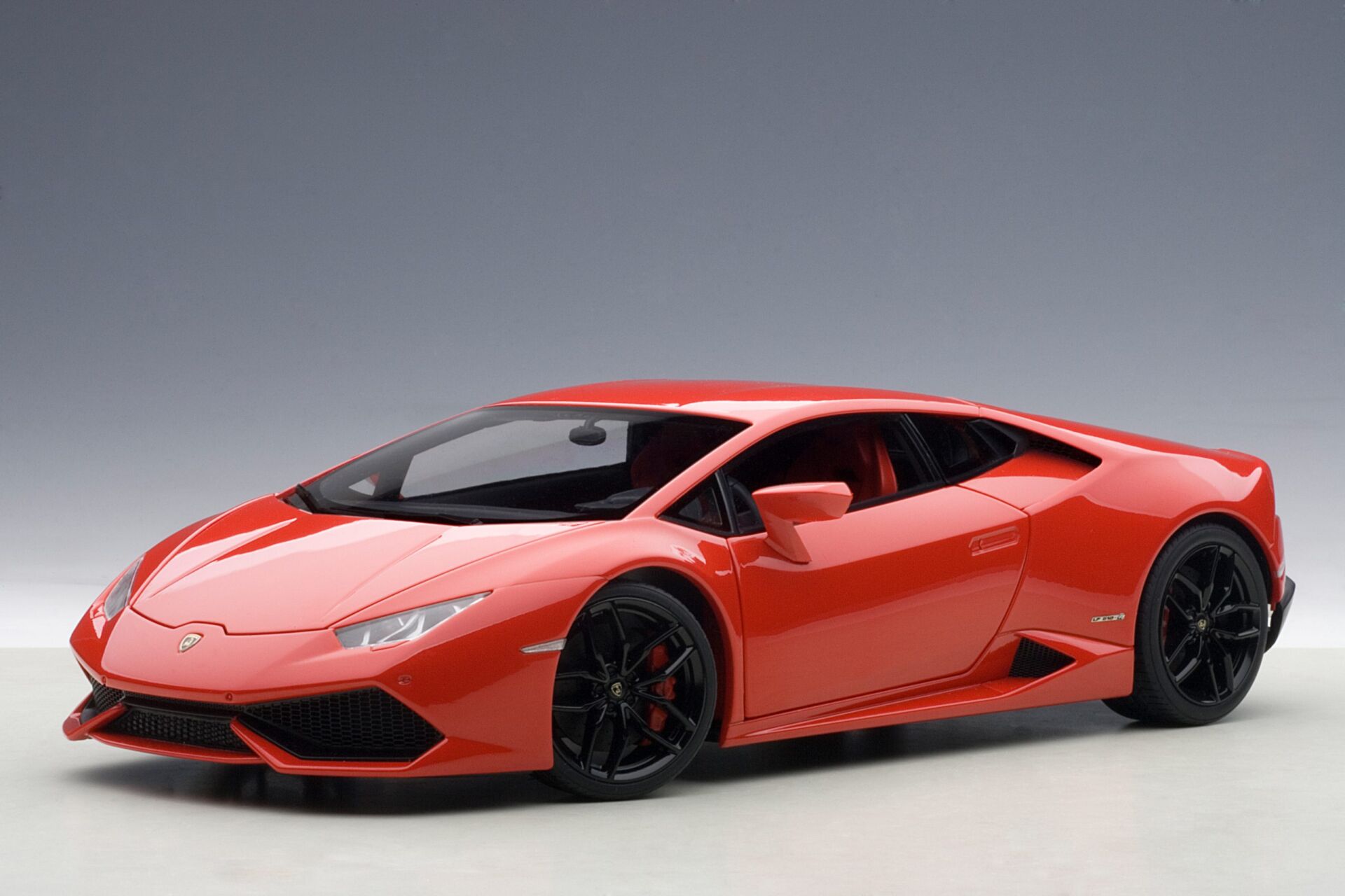 1:18 Lamborghini Huracan LP610-4 Red 2014- Autoart