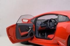 1:18 Lamborghini Huracan LP610-4 Red 2014- Autoart