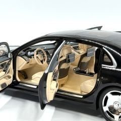 1:18 Mercedes-Maybach S Class S680 Black 2021 - Almost Real