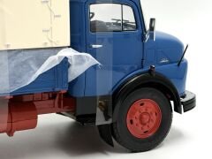 1:18 Mercedes-Benz L911 Truck 1966 Blue - Schuco